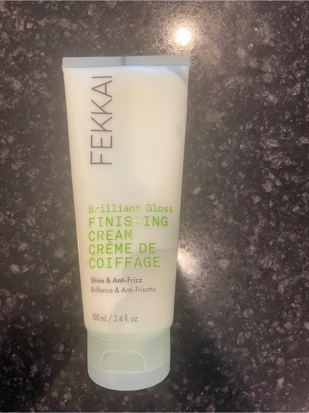 FEKKAI Brilliant Gloss Finishing Cream - White/Light Green